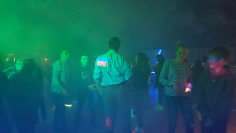Schuldisco im Forum.